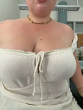 MoneyBunny420 Adlı Modelin Canlı XXX Sohbeti