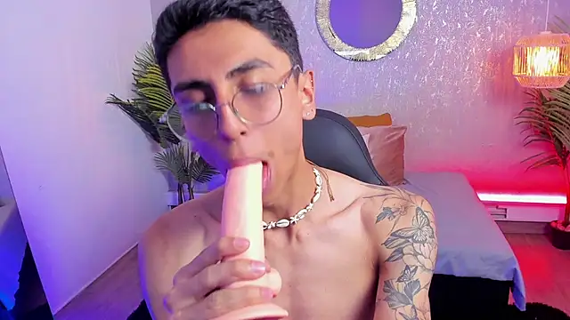 Gio_carangi: вебкам-шо у