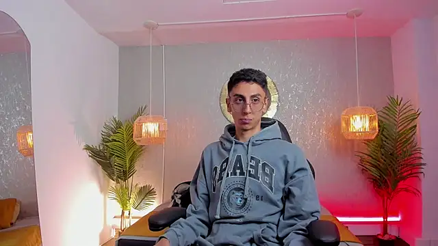 Gio_carangi Adlı Modelin Canlı XXX Sohbeti