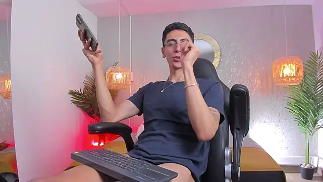 Chat +18 de Gio_carangi ao vivo