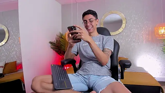 Gio_carangin Webbikameraesitys