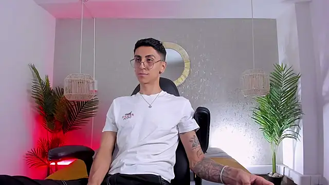 Gio_carangi's Live XXX Chat