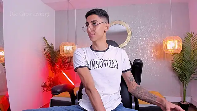 Gio_carangi Adlı Modelin Web Kamerası Şovu