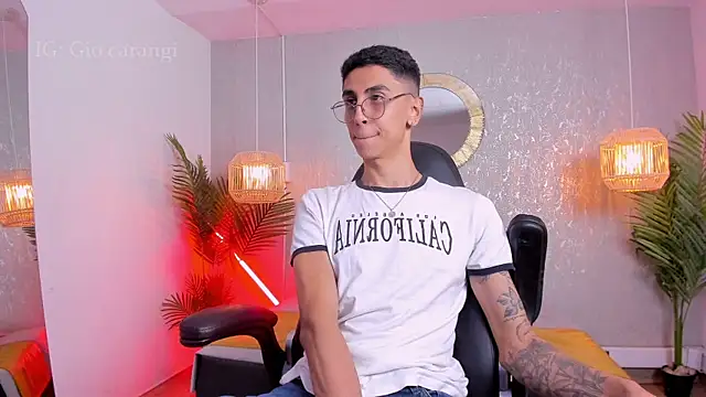 Gio_carangi Adlı Modelin Web Kamerası Şovu