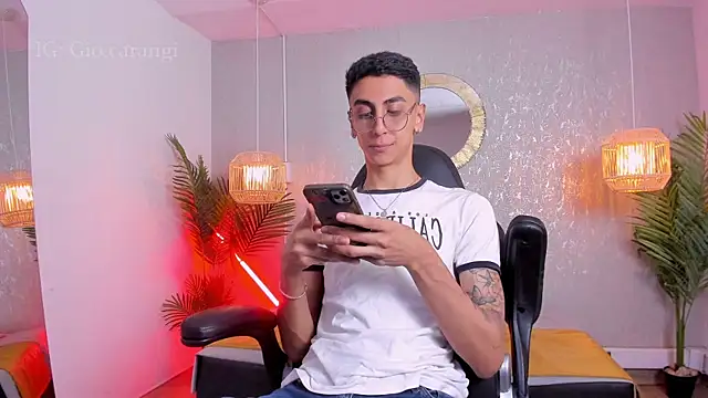 Gio_carangi – Naživo XXX chat