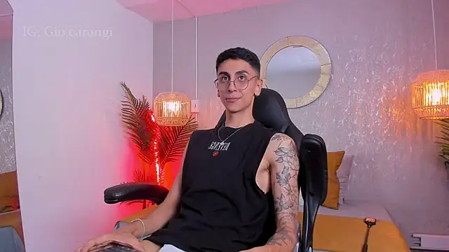 Gio_carangi Adlı Modelin Web Kamerası Şovu