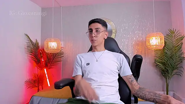 Gio_carangi Adlı Modelin Web Kamerası Şovu