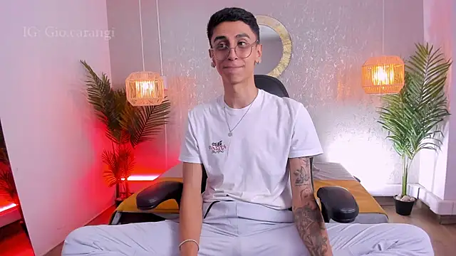แชท XXX สดของ Gio_carangi