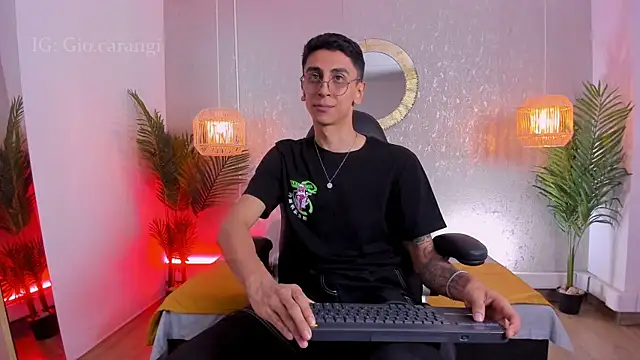 Gio_carangi: вебкам-шоу