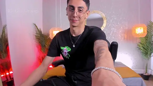 Show modela Gio_carangi na web-kameri