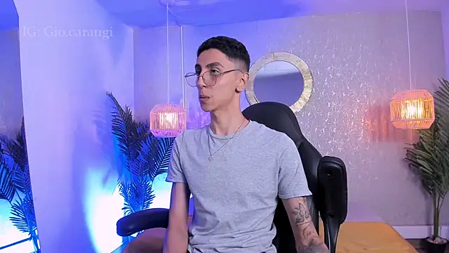 Gio_carangi Шоу с уебкамера