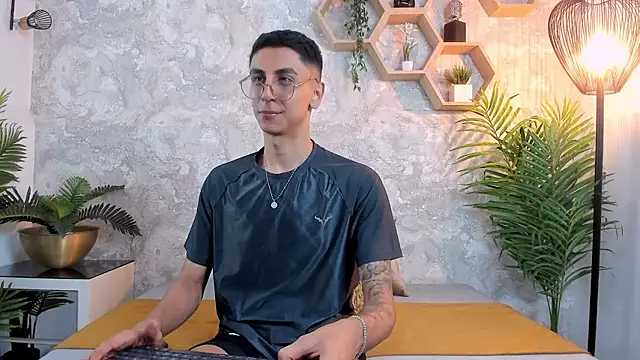 Gio_carangi Pertunjukan Webcam