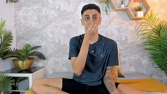 Gio_carangi Pertunjukan Webcam