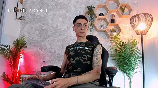 Gio_carangi Adlı Modelin Web Kamerası Şovu