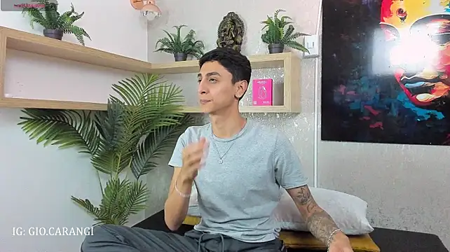 Gio_carangi's Webcam Show