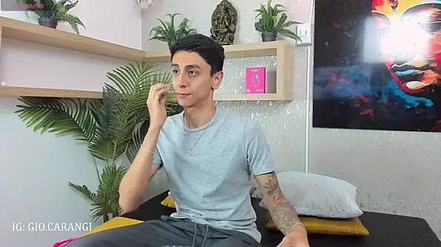 Gio_carangi's Webcam Show
