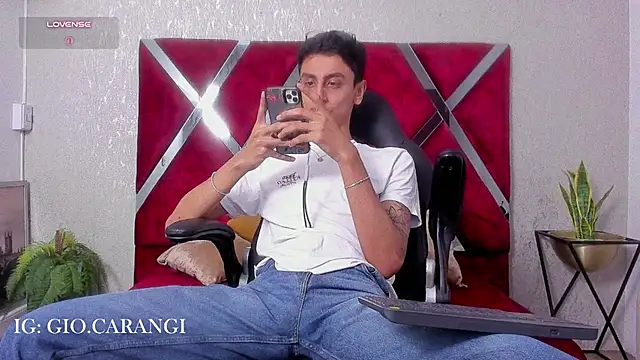 Gio_carangi's Webcam Show