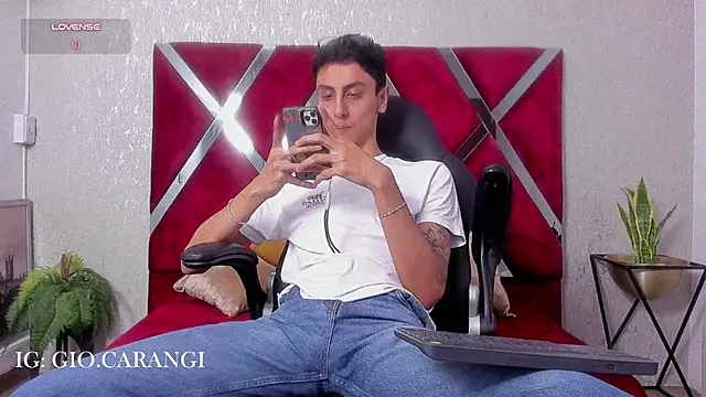 Gio_carangi's Webcam Show