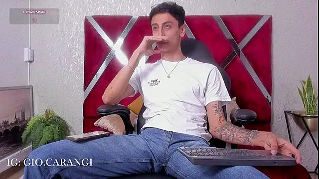 Gio_carangi Adlı Modelin Web Kamerası Şovu