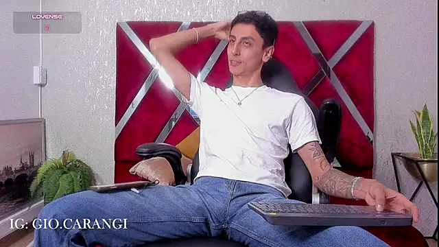 Gio_carangi's Webcam Show