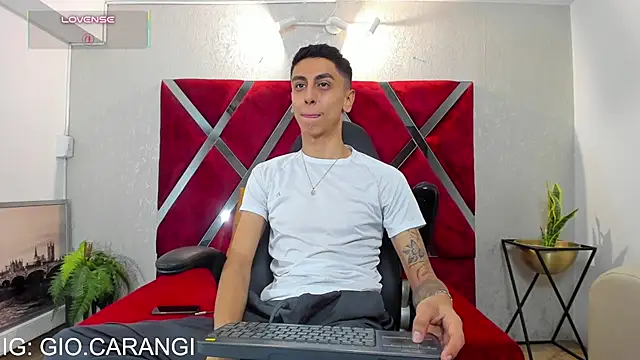 Gio_carangin Webbikameraesitys