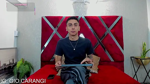 Show modela Gio_carangi na web-kameri