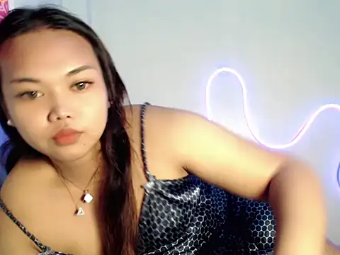 Show modela Gel_Huge_Butt na web-kameri