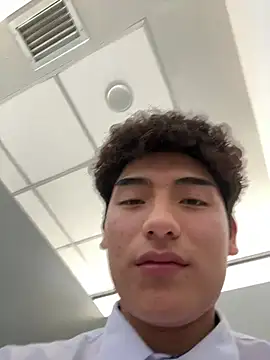 הופעת וובקאם של PierCummm