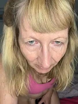 Show modela MatureKim na web-kameri