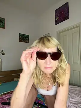 MatureKim Webcam Show