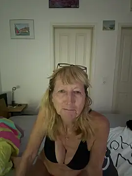 Živá chatovací místnost MatureKim