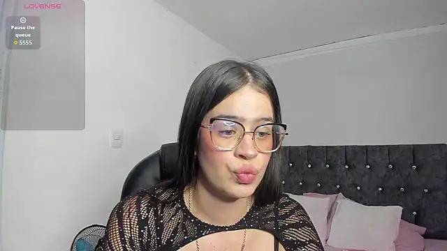 Czat XXX na żywo – Nanaa_snow