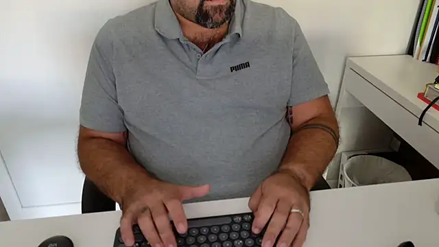 MovedLeveling webcam show