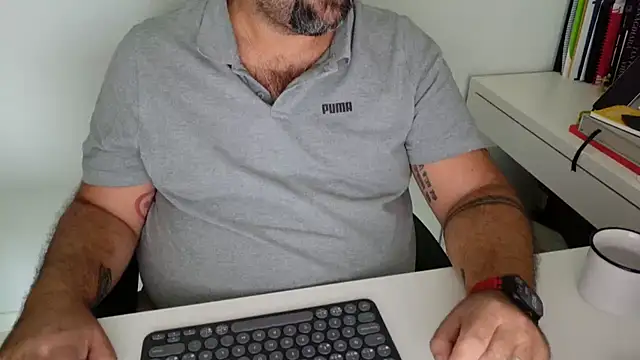 BearOfficer: διαδικτυακό σόου στην κάμερα