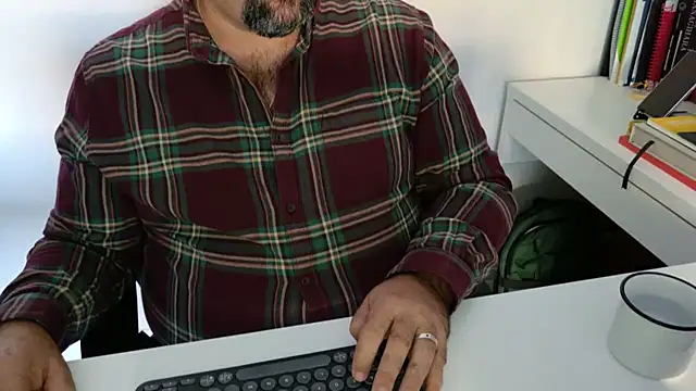 BearOfficer webcam show