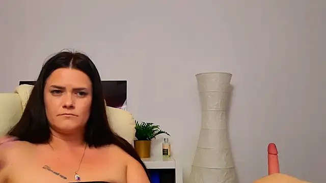 Show modela NicolSparkleX na web-kameri