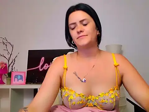 Show modela NicolSparkleX na web-kameri