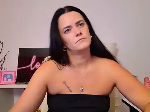 Show modela NicolSparkleX na web-kameri
