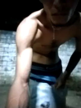 spittermasterpig1 网络视讯表演