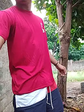 HOTRAINYGOLDEN Show in webcam