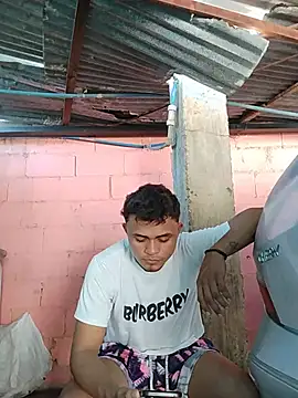 HOTRAINYGOLDEN webcam show