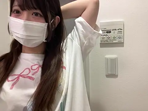 y-u-r-a-33's Live XXX Chat
