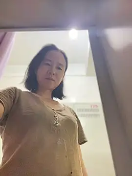 lilysister66's Webcam Show