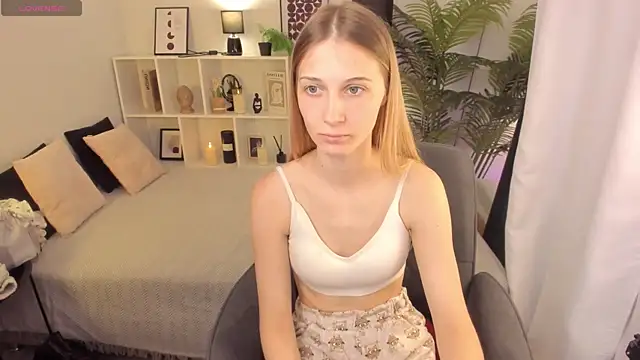 LauraPurr Chat XXX live
