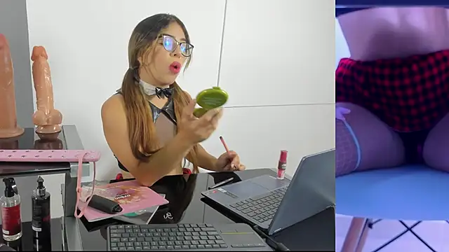 Pokazy przed kamerką – green_lov