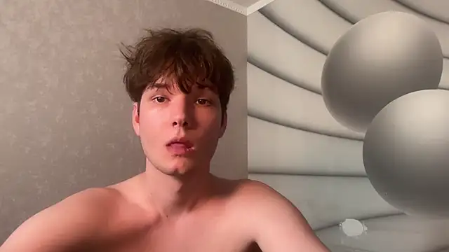 Show modela tomasdickpick na web-kameri