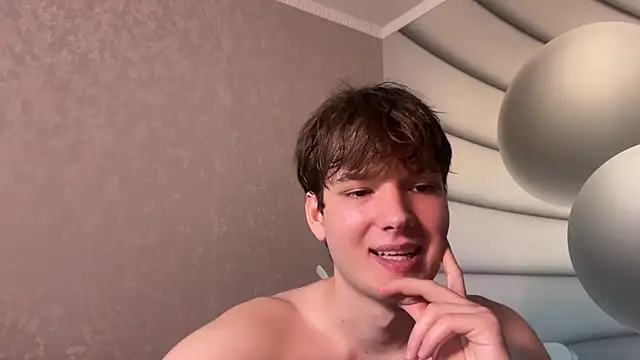 Show modela tomasdickpick na web-kameri