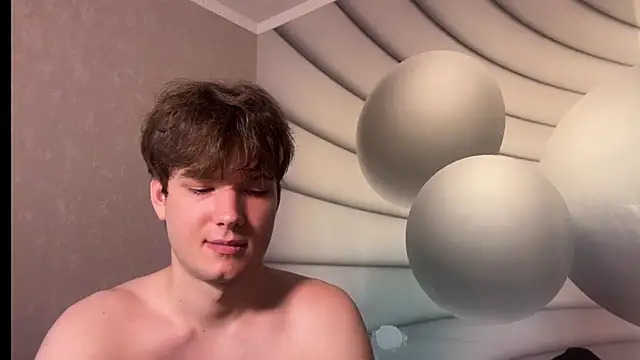 Show modela tomasdickpick na web-kameri