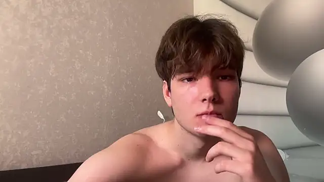 Show modela tomasdickpick na web-kameri