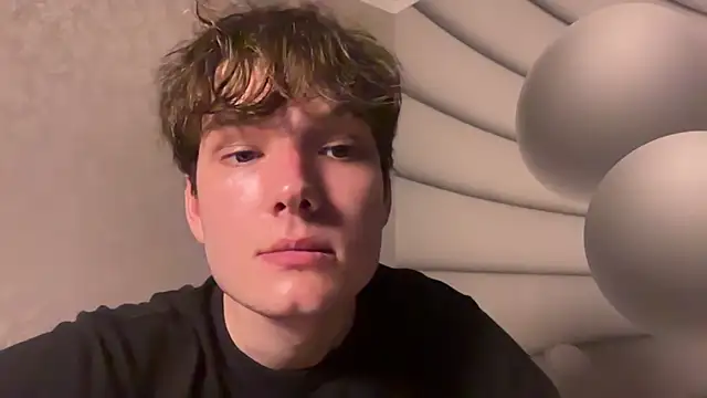 Show modela tomasdickpick na web-kameri